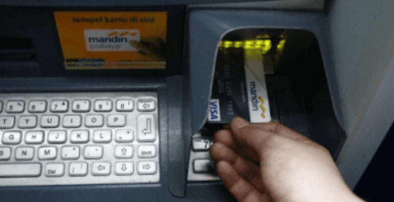 kartu atm mandiri tertelan